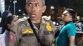 Foto : Anwar Sadad, anggota Satpol-PP Sumenep, Madura, Jawa Timur.