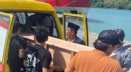 Foto : Prosesi pemulangan Jenazah dari Pelabuhan Kalianget menuju Pelabuhan Batu Guluk Pulau Kangean 