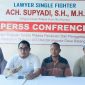 Foto :  Masriya didampingi kuasa hukumnya Ach. Supyadi, S.H., M.H menggelar Press release kalau penipuan dan penggelapan yang diduga dilakukan oknum Kades Batang Batang Daya 