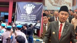Dibawah kepemimpinan Prabowo Subianto, Bupati Sumenep Achmad Fauzi Wongsojudo didesak untuk melawan gerbong mafia pita cukai Sumenep.