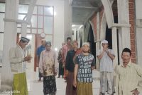 Foto : Listrik PLN Menyala 24 jam, Tokoh masyarakat memberikan apresiasi kepada PJ Kades Batuputih, Kecamatan Kangayan