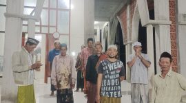 Foto : Listrik PLN Menyala 24 jam, Tokoh masyarakat memberikan apresiasi kepada PJ Kades Batuputih, Kecamatan Kangayan 