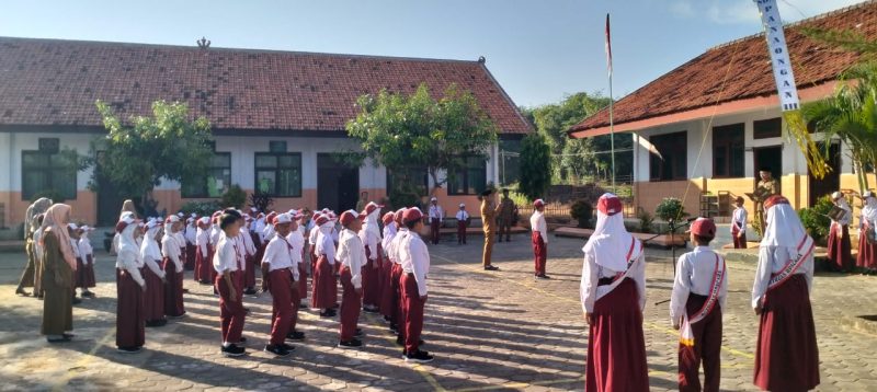 Foto : Hari pertama masuk sekolah SDN Panaongan III