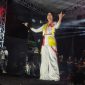 Foto : Winda Artis Fest Radiesta yang tampil menghipnotis ribuan penonton di stadion A Yani Sumenep.