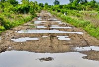 Foto : Ilustrasi jalan rusak 