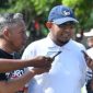Bupati Sumenep Achmad Fauzi Wongsojudo saat meninjau langsung lomba antar ASN dalam rangka memeriahkan HUT ke-80 Kemerdekaan RI, di Halaman Kantor Bupati