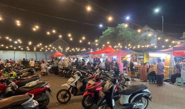 Foto : Tempat Wisata Kuliner, Taman Jajanan Masyarakat (Tajamara ) yang berlokasi di desa Kolor, Kecamatan Kota Sumenep  