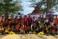Satu Komando, Kwarcab Sumenep Bersihkan Dua Pantai Sekaligus Sambut Hari Pramuka ke-64
