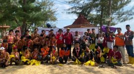 Satu Komando, Kwarcab Sumenep Bersihkan Dua Pantai Sekaligus Sambut Hari Pramuka ke-64
