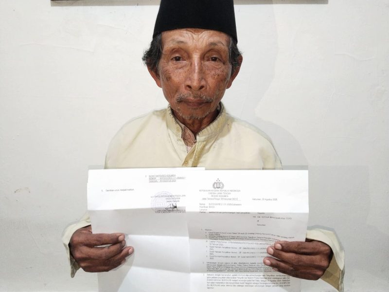 Foto : Sutaja Mangsur (70), seorang lansia miskin ( dok : Ali Atma Wijaya, Detikzone.id )