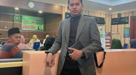 Foto : Ketua LBH Janur, Andi Subahri, kini melayangkan surat atensi hukum ke Kapolda Jawa Timur. Surat itu menjadi simbol jeritan keluarga korban pencabulan anak di Sampang yang merasa keadilan mereka diabaikan aparat.