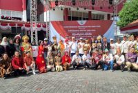 Keterangan Foto : Ketua FPK H.R.Muhammad Ali Zaini (Tengah Kaos bertopi)