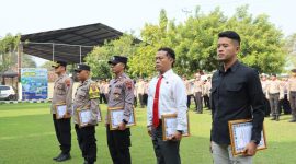 Apel pemberian penghargaan kepada 13 personel di Mapolres Kendal