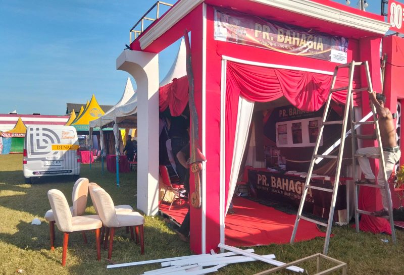 Persiapan elegan stand PR Bahagia Ganding membuahkan hasil, tampil eksklusif dan  siap diserbu pengunjung Festival Tembakau Madura 2025