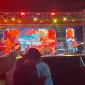 Artis Pamdas menyalakan api semangat ribuan penonton di Stadion A. Yani Sumenep. Madura Culture Festival 2025 pun berubah menjadi lautan energi yang bergetar oleh sorak-sorai dan lantunan musik.
