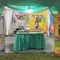 Keterangan Foto:
Karyawan PR Berkah Azhar di stand Festival Tembakau Madura 2025, menampilkan produk andalan SKT Kairo Original dan Kairo Mangga.