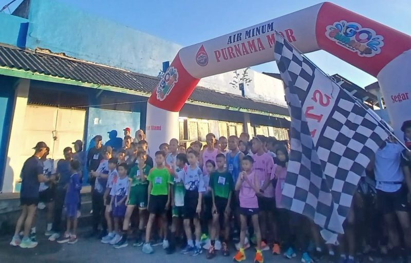 Pelari menyusuri rute indah melewati Keraton Sumenep dan museum peninggalan leluhur, bagian dari pengalaman sport tourism unik