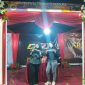 DRT Group hadir dengan semangat baru, karyawan tampak berpose kompak di stand pameran Festival Tembakau Madura.