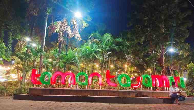 Taman Jajanan Masyarakat yang berlokasi di desa Kolor, Kecamatan Kota Sumenep