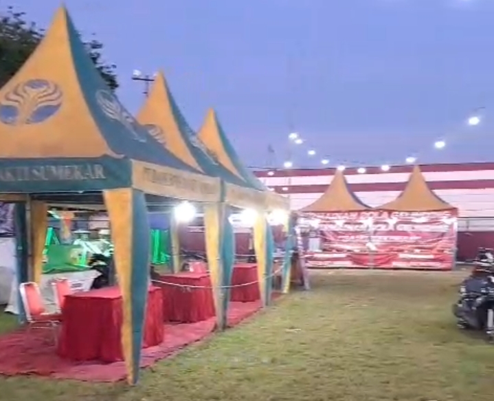 Stand PR DRT, PR Bayezid, dan PR Arista serta puluhan stand PR lain sedang prepare persiapan Festival Tembakau Madura 2025