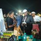Keterangan Foto:
Bupati Sumenep Achmad Fauzi Wongsojudo bersama PLT Sekda Syahwan Effendi dan sejumlah pejabat daerah saat meninjau langsung  produk unggulan PR Berkah Zahira SKT Eternal.
 Kehadiran mereka menjadi simbol dukungan penuh pemerintah terhadap eksistensi industri kretek Madura sebagai identitas, kebanggaan, dan kekuatan ekonomi lokal