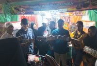 Bupati Sumenep Achmad Fauzi Wongsojudo yang didampingi  PLT Sekda Syahwan Effendi, Kadisbudpor Sumenep dan sejumlah pejabat daerah disambut ramah saat meninjau stand PR Mustika Banyu Ayu .  Kehadiran orang nomor satu Sumenep dan pejabat pejabat penting  tersebut  menjadi simbol dukungan penuh pemerintah terhadap eksistensi industri kretek Madura sebagai identitas, kebanggaan, dan kekuatan ekonomi lokal.
