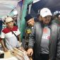 Foto: Bupati Sumenep Achmad Fauzi Wongsojudo yang didampingi  PLT Sekda Syahwan Effendi, Kadisbudpor Sumenep dan sejumlah pejabat daerah disambut ramah saat meninjau stand PR M Lukman Putra