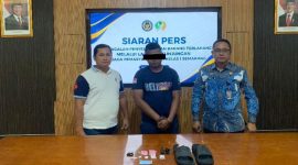Petugas lapas kelas I Semarang menangkap seorang pria berinisial BIS yang berusaha menyelundupkan sabu menggunakan sandal