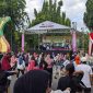 Gerakan energik dan kompak para peserta senam meriahkan suasana Sumenep Bugar 2025 di Taman Bunga Sumenep