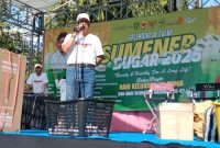 Kepala Disbudporapar Sumenep membuka Sumenep Bugar 2025 yang dikemas dengan olahraga, budaya, dan aksi sosial di Taman Bunga.
