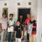 Bani Insan Peduli menyerahkan kunci rumah baru bagi Zainuddin, warga lansia yang selama dua tahun menempati gubuk reot

