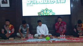 Peringatan Maulid Nabi Muhammad SAW 1447 H di Aula Diskominfo Sumenep menjadi momentum mempererat silaturahmi dan memperkuat kecintaan kepada Rasulullah SAW
