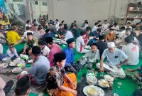 Ratusan karyawan CV. Sinar Baru Sumenep dan mitra kerja mengikuti peringatan Maulid Nabi Muhammad SAW di kantor Jl. Trunojoyo No. 290B.
