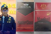 KOLASE FOTO. Rokok ilegal merk 