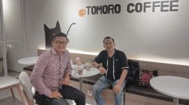 Suasana hangat ngopi bareng Jurnalis Detikzone dan Tenaga Ahli Dewan Pers Hendrayana S.H., M.H. di Tomato Coffee, membahas dinamika media masa kini