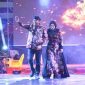 Serasi dalam balutan batik, Bupati Sumenep bersama istri tercinta menghadirkan pesona budaya yang menyatukan cinta keluarga dan cinta bangsa.
