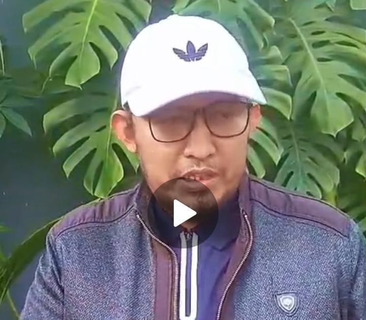 Bupati Sumenep saat memberikan keterangan pers usai rapat maraton bersama Forkopimda terkait percepatan penanganan dampak gempa, Rabu (1/10/2025).