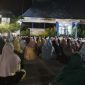 Suasana istighosah yang digelar MWC NU Kecamatan Gayam bersama warga Nahdliyin di halaman Kantor KUPP Sapudi, mendoakan keselamatan bangsa dan warga terdampak gempa.