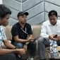 Anggono Mahendrawan, Kepala SKK Migas Perwakilan Jabanusa, memberikan penjelasan saat wawancara eksklusif mengenai survei seismik 3D di Pulau Kangean.
