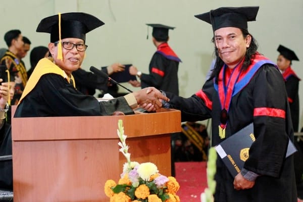 Ilmu Hukum akan menjadi bekal moral Pemimpin Redaksi Suarademokrasi.id, Erfandi untuk mengawal demokrasi