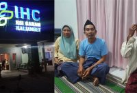 Keluarga Mawiya, warga miskin Desa Romben Rana, Kecamatan Dungkek, Sumenep, menyampaikan kekecewaan dan ketidakikhlasan mereka setelah dipaksa membayar biaya perawatan di RSI Kalianget senilai Rp3.450.314.