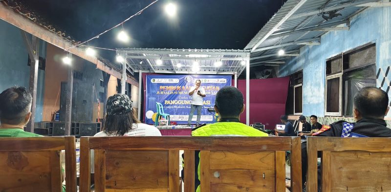 Suasana meriah Panggung Kreasi JSI 2025 yang berlangsung di Warung Kopi WMS, menjadi ruang ekspresi bagi anak muda dan pelaku UMKM Sumenep