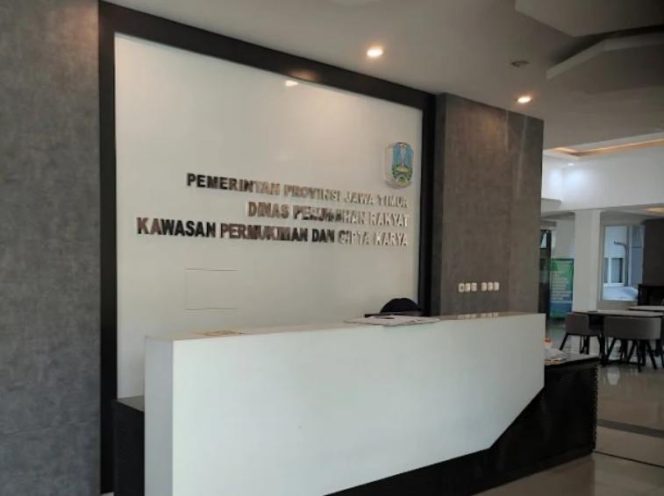 Pembangunan PSU Rp200 Juta untuk Perumahan Bukit Damai dari DPRKPCK Provinsi Jatim 2025 Penuh tanda tanya. (foto/ist)