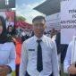 Para penerima SK PPPK Sumenep tak kuasa menahan haru saat menerima keputusan pengangkatan dari Bupati Achmad Fauzi di Stadion GOR A. Yani Pangligur.


