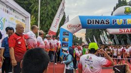 Ribuan peserta mengikuti Sumenep Sun Run 2025 di Areal Taman Potre Koneng, sebuah kegiatan lari massal yang digelar untuk mendorong masyarakat menerapkan gaya hidup sehat.