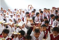 Dari meja makan ke pertumbuhan anak: Ikan tingkatkan gizi masyarakat Jawa Timur 
