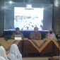 Keterangan Foto:

Siswa SMA, MA, dan SMK sederajat mengikuti Sosialisasi dan Bimbingan Teknis (Bimtek) Kesadaran Digital yang digelar Dinas Komunikasi dan Informatika (Diskominfo) Kabupaten Sumenep, Senin (15/12/2025), sebagai upaya meningkatkan literasi, keamanan data, dan penggunaan teknologi digital yang aman serta bertanggung jawab di kalangan pelajar.