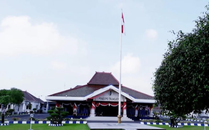 Pendopo Trunojoyo Sampang tampak lengang pada hari peringatan Milad ke-113 Muhammadiyah.

