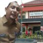 DUGAAN ANGGARAN JUMBO — Kepala Dinas Pendidikan Sumenep, Agus Dwi Saputra, enggan buka suara terkait belanja hibah APE PAUD senilai Rp 3 miliar lebih.
