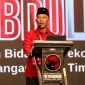 Ketua DPD PDI Perjuangan Jatim, MH Said Abdullah, saat memberikan arahan mengenai pentingnya politik substansif dan partisipasi Gen Z di Surabaya, Sabtu (20/12/2025).